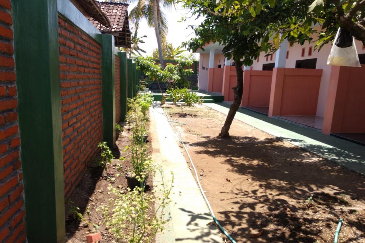Kelapa Gading Homestay Syariah Redpartner Banyuwangi  Kültér fotó