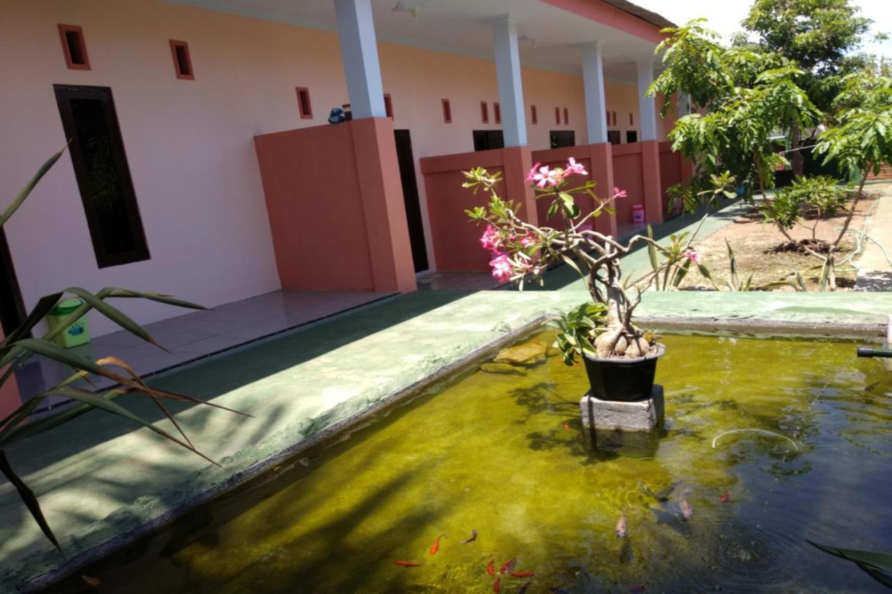 Kelapa Gading Homestay Syariah Redpartner Banyuwangi  Kültér fotó