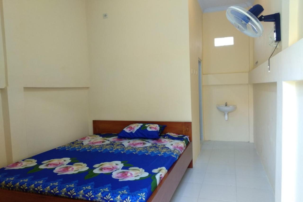 Kelapa Gading Homestay Syariah Redpartner Banyuwangi  Kültér fotó