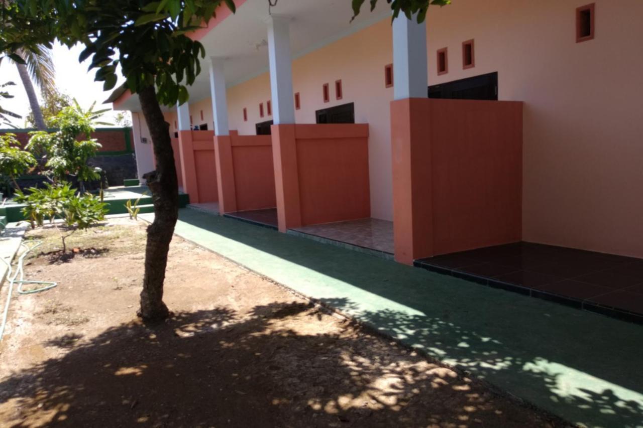 Kelapa Gading Homestay Syariah Redpartner Banyuwangi  Kültér fotó