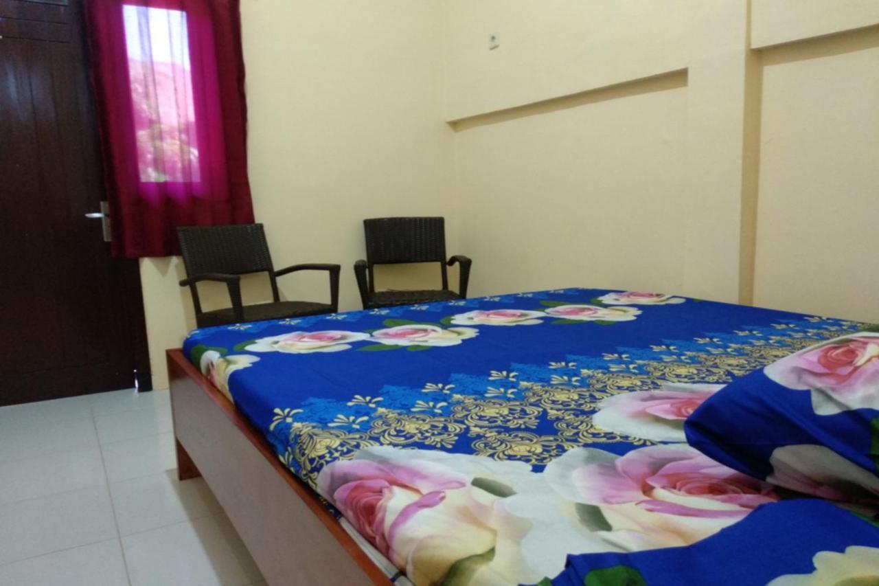 Kelapa Gading Homestay Syariah Redpartner Banyuwangi  Kültér fotó