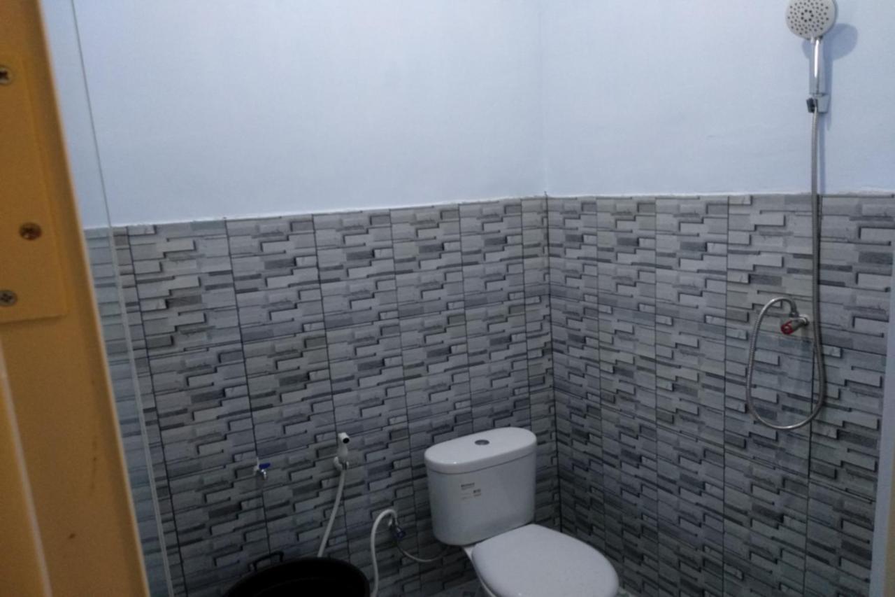 Kelapa Gading Homestay Syariah Redpartner Banyuwangi  Kültér fotó